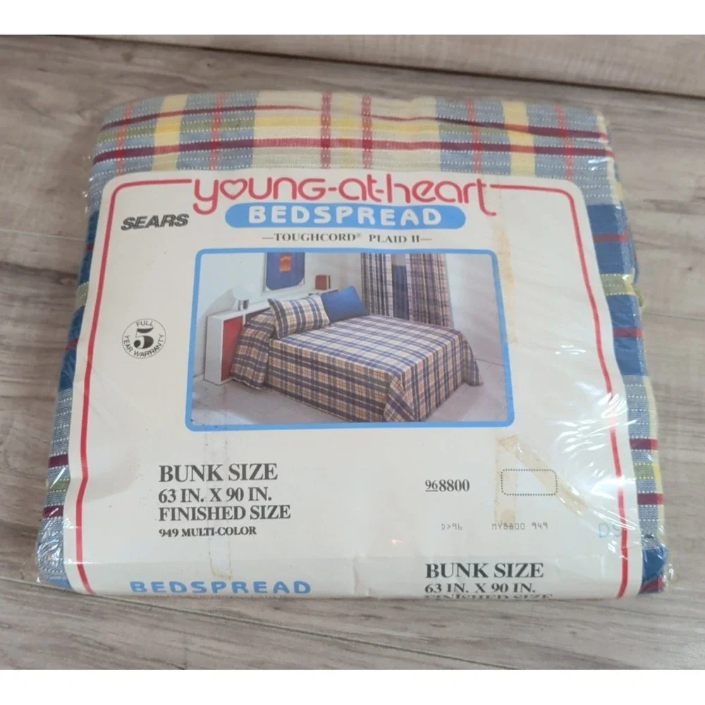 SEARS Young-at-heart BEDSPREAD ( BUNK SIZE 63 IN. X 90 IN. ) Finished Size 949